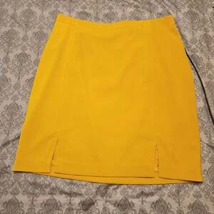 JM Studio by John Meyer Yellow Lined Mini Skirt with Front Slits Size 16